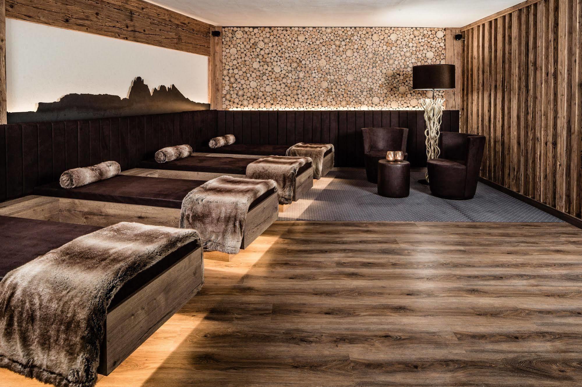Arthotel Anterleghes - Gardenahotels Selva di Val Gardena Exterior foto